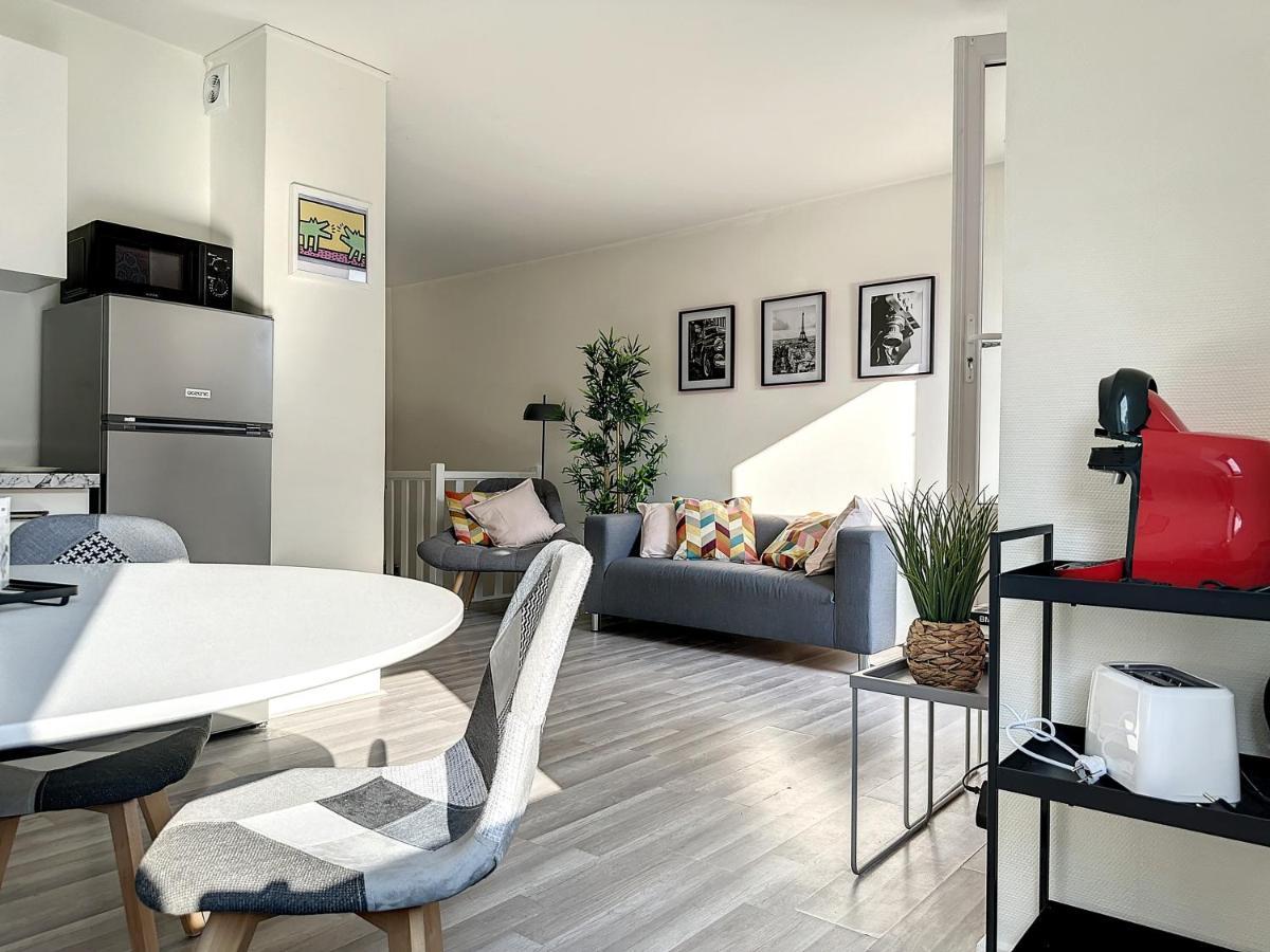 Charmant Appartement Avec Terrasse Parking Ispagnac Esterno foto