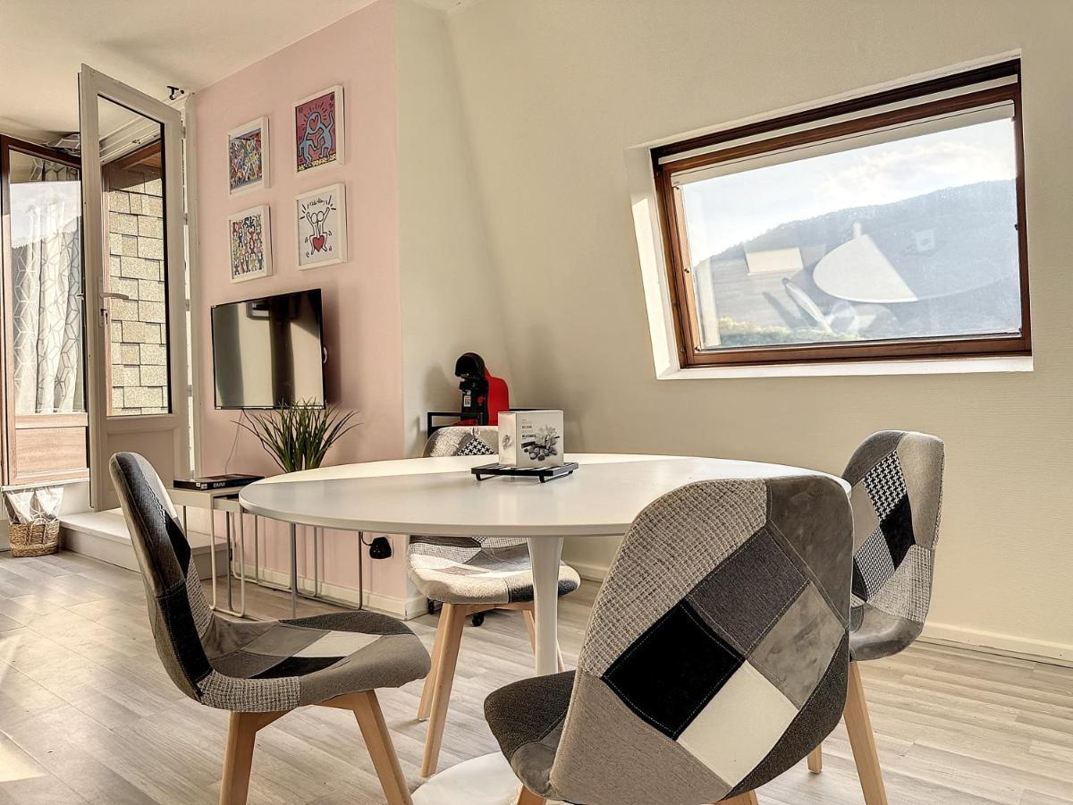 Charmant Appartement Avec Terrasse Parking Ispagnac Esterno foto