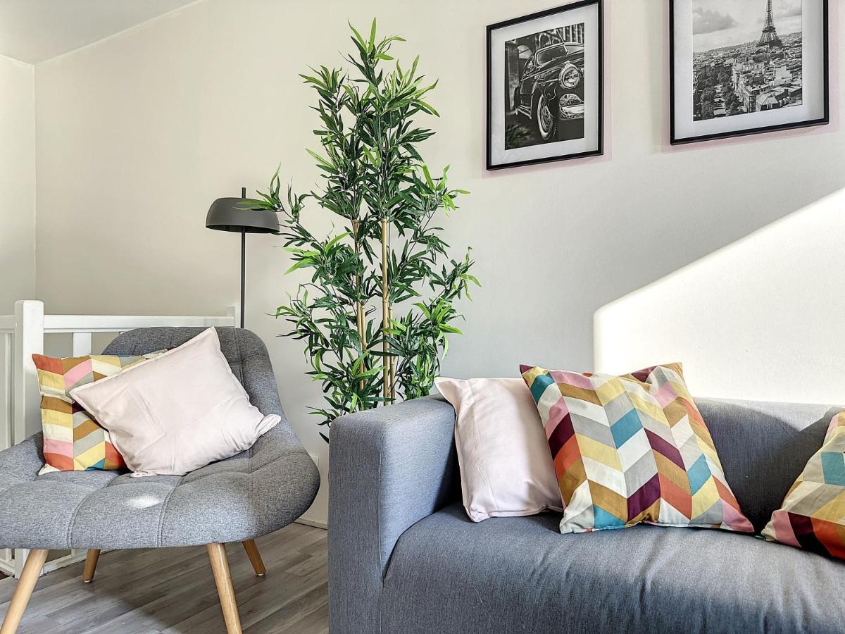 Charmant Appartement Avec Terrasse Parking Ispagnac Esterno foto